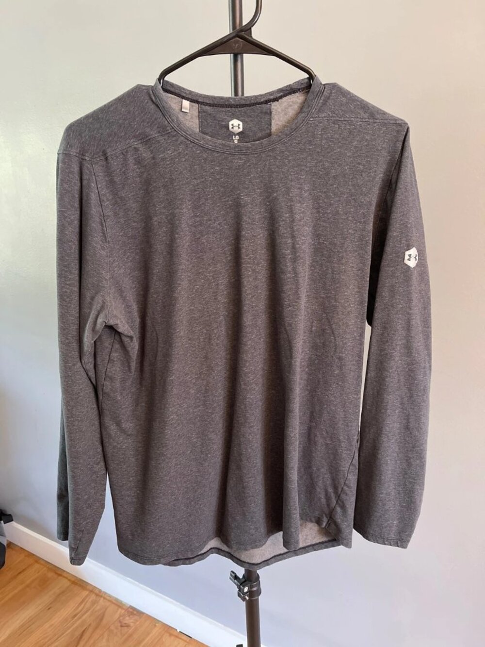 Under Armour, long sleeve T-shirt, “large” gray